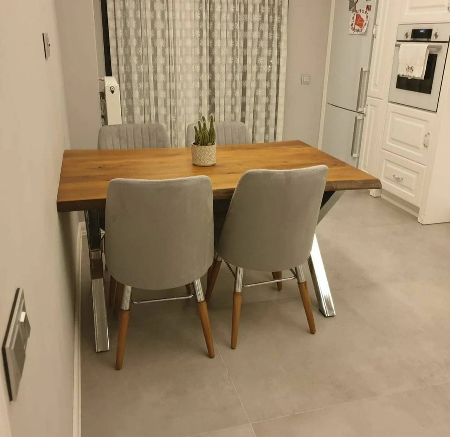 Acacia Live Edge Wooden Dinning Table