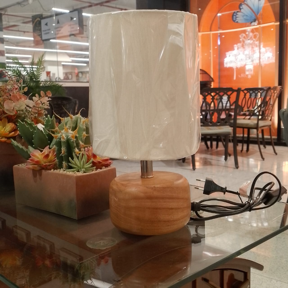 Wood Loom Table Lamp – Elegant Accent Lighting with Natural Grain Finish
