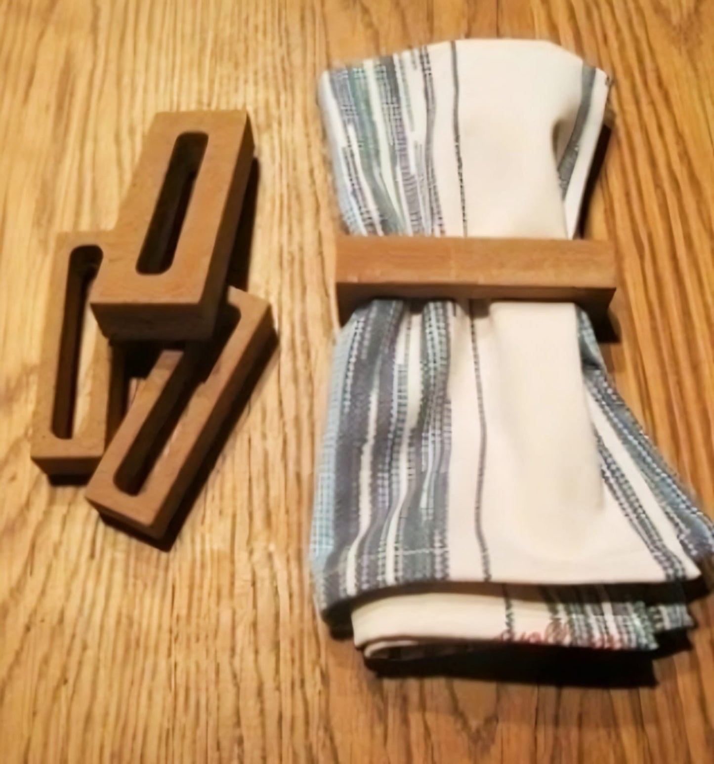 Premium Solid Wood Napkin Ring Set - 5 Artisan Designs for Table Decor