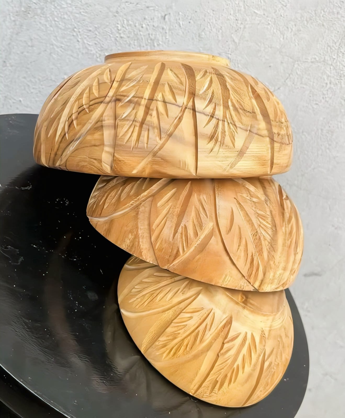 Hand Carved Leaf Pattern Wooden Bowl Set