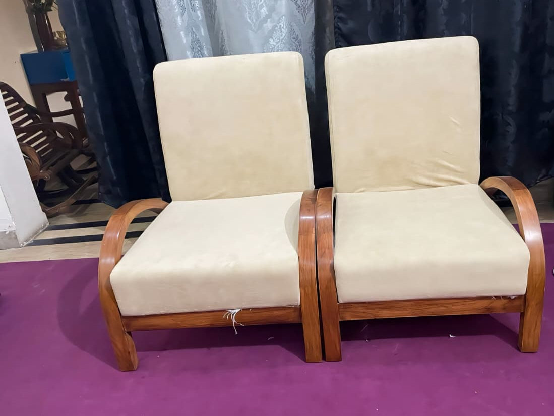 Mid-Century Curved Arm Accent Chair