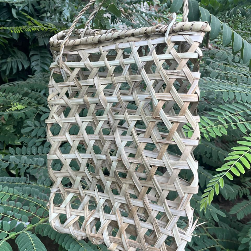 Handwoven Date Palm Straw Carry Basket – Eco-Friendly Multipurpose Storage