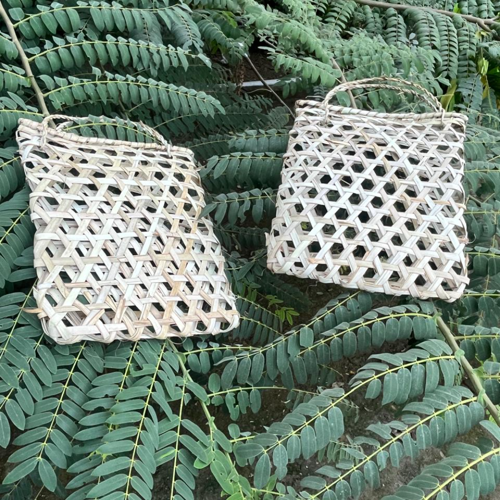 Handwoven Date Palm Straw Carry Basket – Eco-Friendly Multipurpose Storage